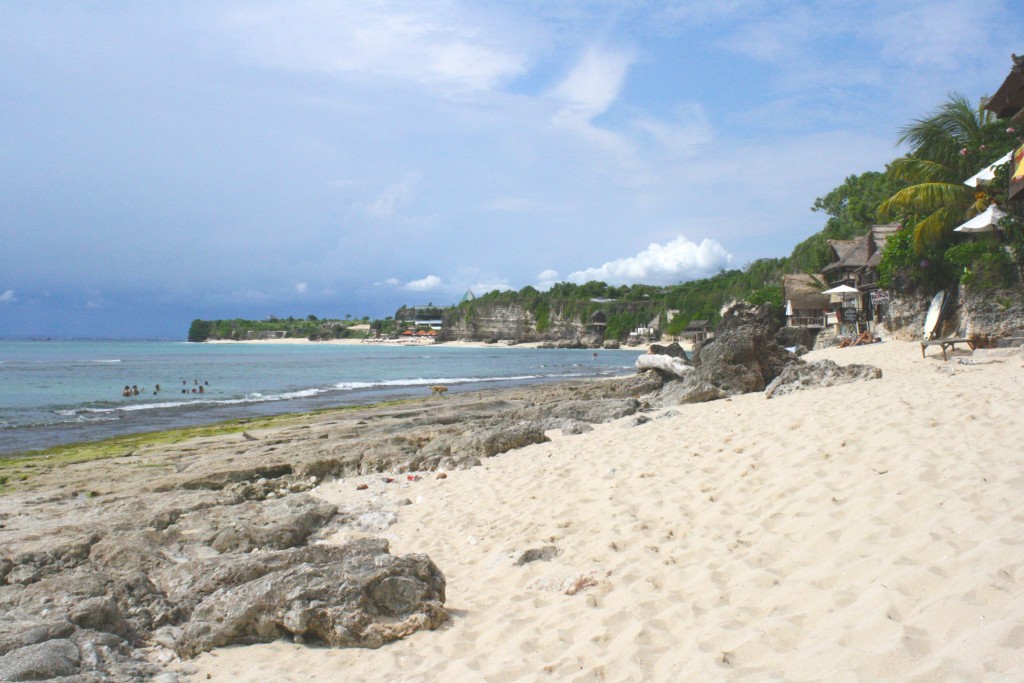 Bingin beach - surf à Uluwatu - Uluwatu