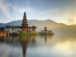 Le Temple d'Uluwatu est l'un des plus beaux de l'île : une destination phare à visiter durant un séjour à Bali. 