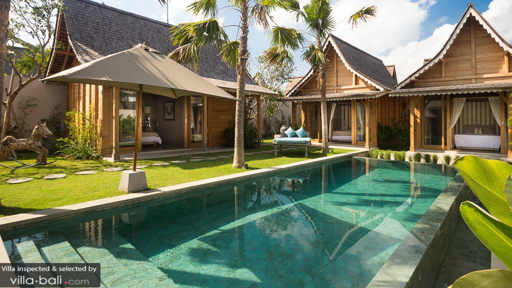 Avec son architecture d'inspiration traditionnelle, la villa Du Bah assure un séjour de rêve à un petit prix ! (Crédit photo : villa-bali.com)