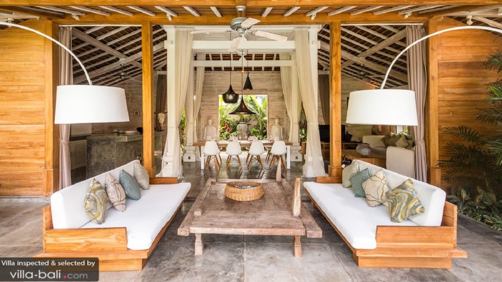 La villa Little Mannao est un véritable havre de paix à la décoration raffinée. (Crédit photo : www.villa-bali.com)